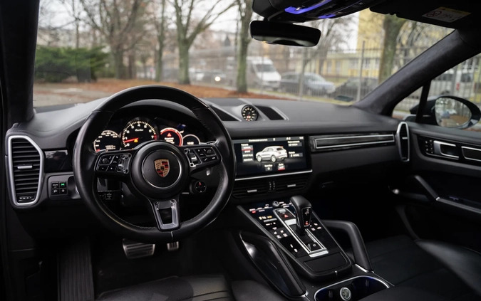 Porsche Cayenne cena 329900 przebieg: 153515, rok produkcji 2018 z Brusy małe 137